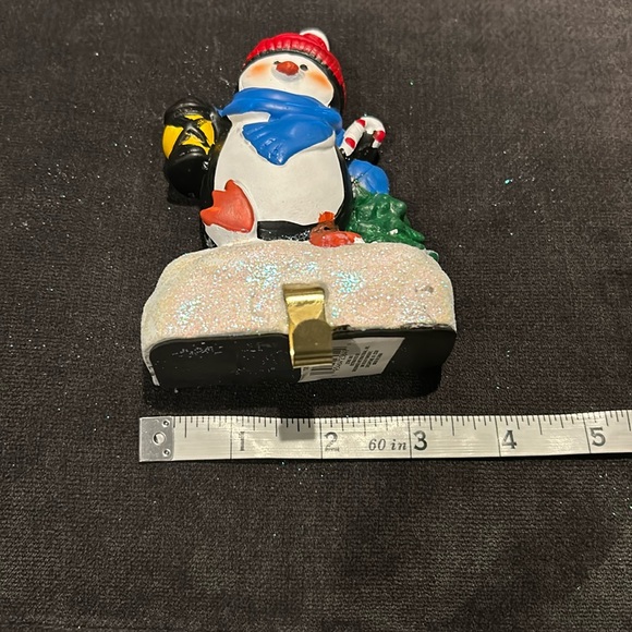 NWT Stocking Holder Penguin In Festive Ceramic For Christmas 4 1/2 X 3 1/2 - Picture 7 of 7